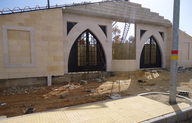 Building the tourist center at the entrance of Hermel
