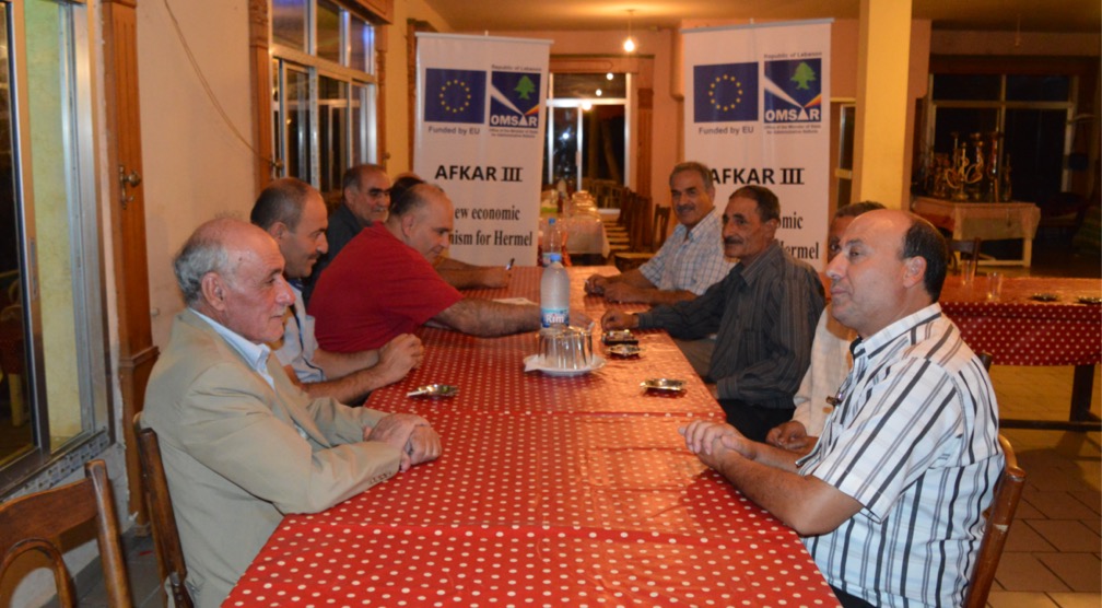 A training workshop was held with 10 farmers to talk about the importance of depuration systems at the farms outlets